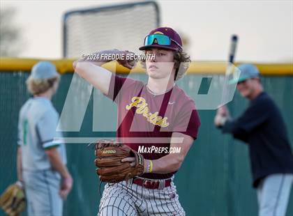 Thumbnail 2 in Tioga vs Collinsville (Gainesville High School) photogallery.