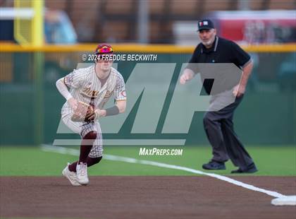 Thumbnail 1 in Tioga vs Collinsville (Gainesville High School) photogallery.