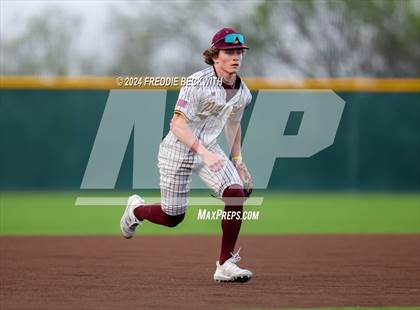 Thumbnail 2 in Tioga vs Collinsville (Gainesville High School) photogallery.
