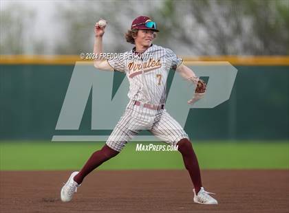 Thumbnail 3 in Tioga vs Collinsville (Gainesville High School) photogallery.