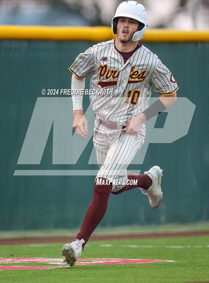 Thumbnail 1 in Tioga vs Collinsville (Gainesville High School) photogallery.