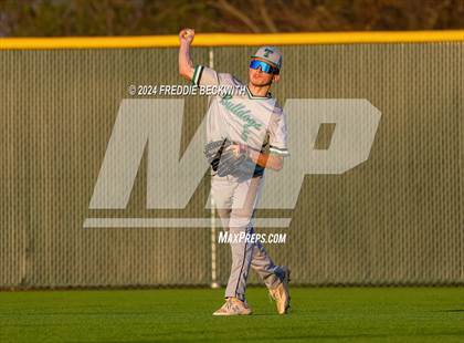 Thumbnail 3 in Tioga vs Collinsville (Gainesville High School) photogallery.