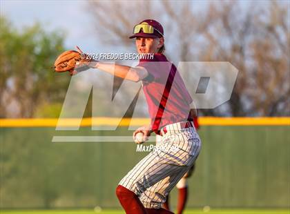 Thumbnail 2 in Tioga vs Collinsville (Gainesville High School) photogallery.