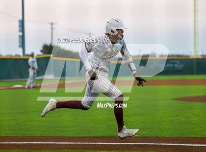 Thumbnail 1 in Tioga vs Collinsville (Gainesville High School) photogallery.