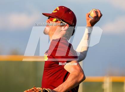 Thumbnail 1 in Tioga vs Collinsville (Gainesville High School) photogallery.