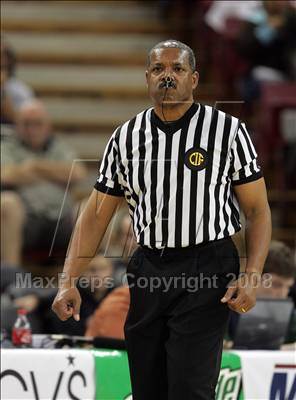 Thumbnail 1 in Magnolia vs. Sacred Heart Cathedral (CIF State D3 Final) photogallery.