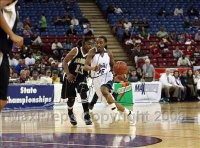 Thumbnail 1 in Magnolia vs. Sacred Heart Cathedral (CIF State D3 Final) photogallery.