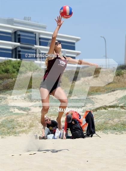 Thumbnail 3 in Redondo Union vs. Laguna Beach (IBVL Southern Pacific Quarterfinal) photogallery.