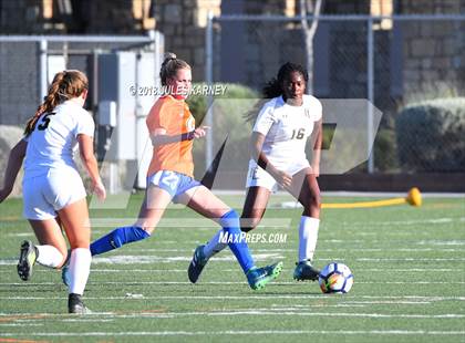 Thumbnail 3 in Faith Lutheran vs Bishop Gorman photogallery.