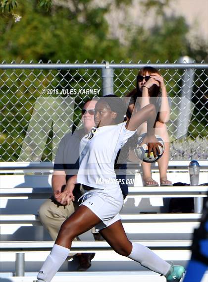 Thumbnail 2 in Faith Lutheran vs Bishop Gorman photogallery.