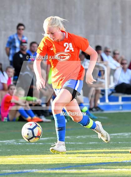 Thumbnail 2 in Faith Lutheran vs Bishop Gorman photogallery.
