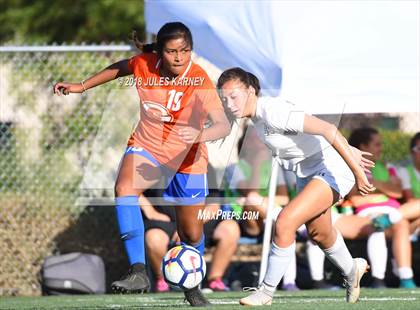 Thumbnail 3 in Faith Lutheran vs Bishop Gorman photogallery.