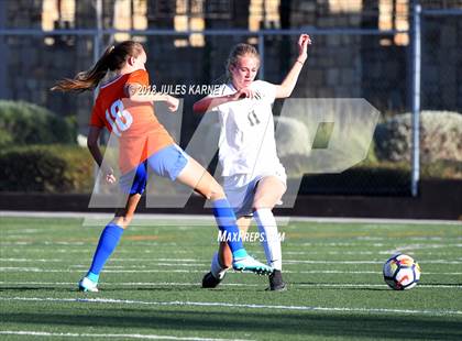 Thumbnail 2 in Faith Lutheran vs Bishop Gorman photogallery.