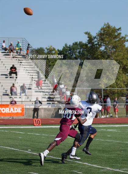 Thumbnail 2 in Timber Creek Regional vs. Belleville West photogallery.