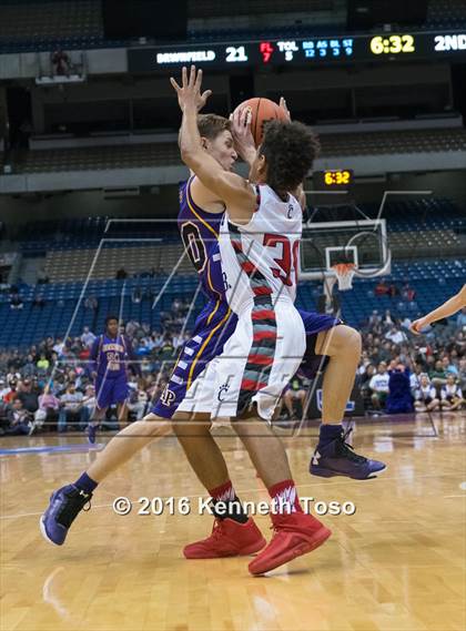 Thumbnail 3 in Brownfield vs. Aransas Pass (UIL 3A Semifinal) photogallery.