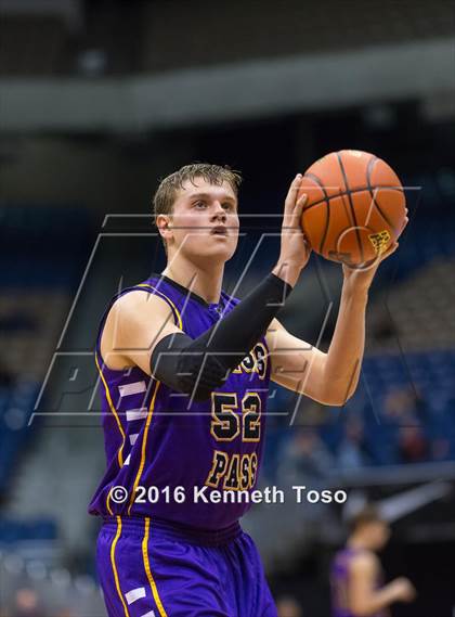Thumbnail 2 in Brownfield vs. Aransas Pass (UIL 3A Semifinal) photogallery.