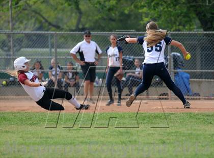 Thumbnail 2 in Trabuco Hills vs. Esperanza photogallery.