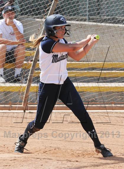 Thumbnail 2 in Trabuco Hills vs. Esperanza photogallery.