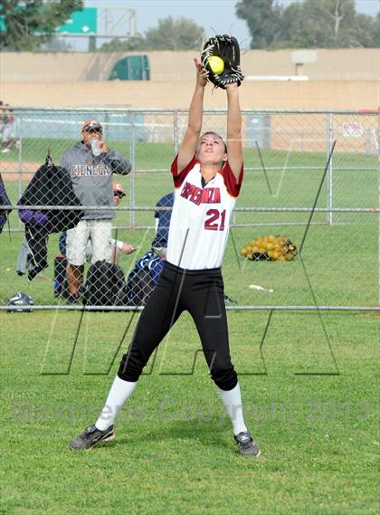Thumbnail 2 in Trabuco Hills vs. Esperanza photogallery.