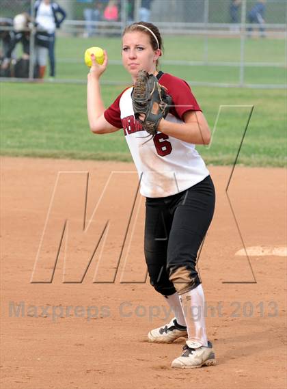 Thumbnail 3 in Trabuco Hills vs. Esperanza photogallery.