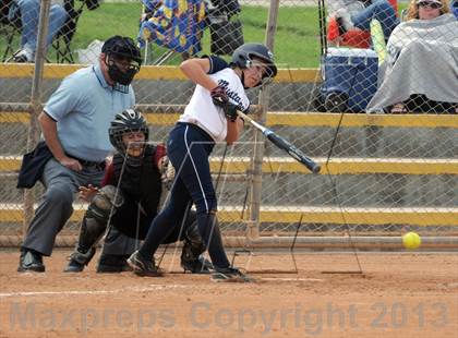 Thumbnail 3 in Trabuco Hills vs. Esperanza photogallery.