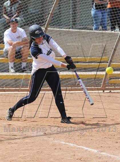Thumbnail 3 in Trabuco Hills vs. Esperanza photogallery.