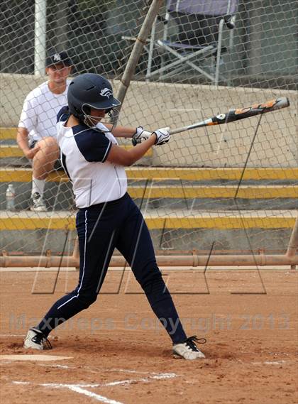 Thumbnail 3 in Trabuco Hills vs. Esperanza photogallery.