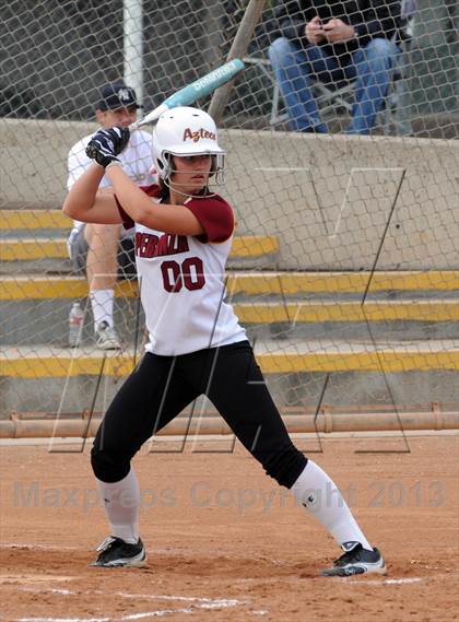 Thumbnail 3 in Trabuco Hills vs. Esperanza photogallery.