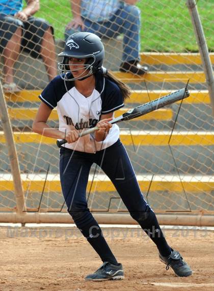 Thumbnail 3 in Trabuco Hills vs. Esperanza photogallery.
