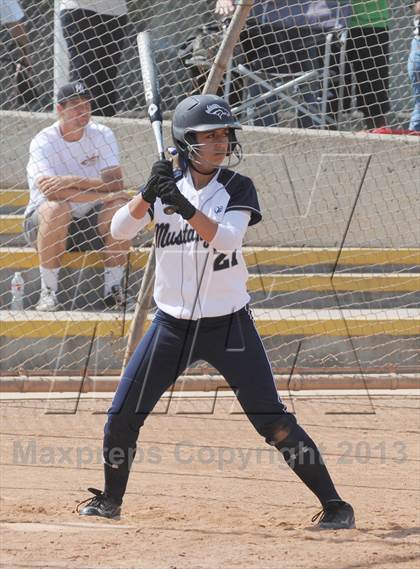 Thumbnail 2 in Trabuco Hills vs. Esperanza photogallery.