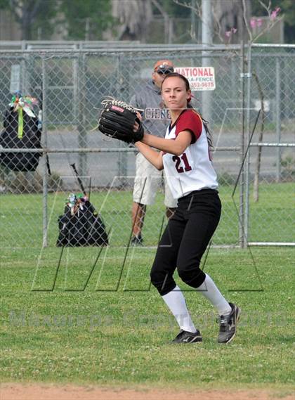 Thumbnail 3 in Trabuco Hills vs. Esperanza photogallery.
