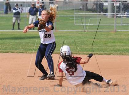Thumbnail 3 in Trabuco Hills vs. Esperanza photogallery.