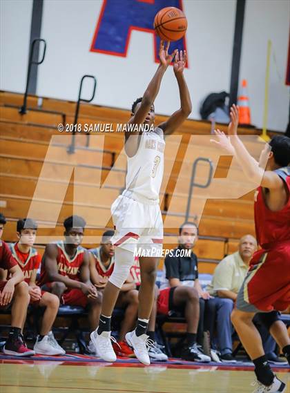 Thumbnail 2 in Alemany vs Oaks Christian (17th Annual Rose City Roundball Classic) photogallery.