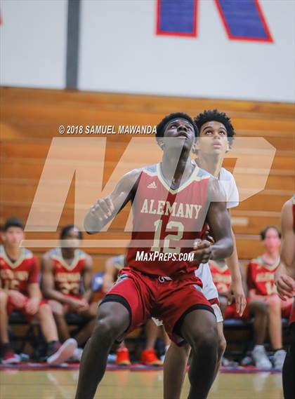 Thumbnail 2 in Alemany vs Oaks Christian (17th Annual Rose City Roundball Classic) photogallery.