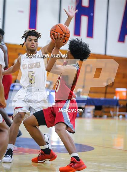 Thumbnail 3 in Alemany vs Oaks Christian (17th Annual Rose City Roundball Classic) photogallery.