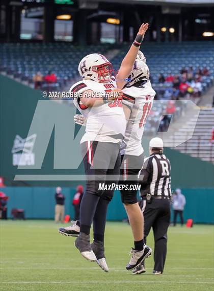 Thumbnail 3 in Rockwall-Heath vs. Cedar Hill (UIL 6A Division 2 Quarterfinals) photogallery.