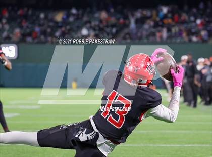 Thumbnail 1 in Rockwall-Heath vs. Cedar Hill (UIL 6A Division 2 Quarterfinals) photogallery.