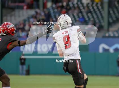 Thumbnail 3 in Rockwall-Heath vs. Cedar Hill (UIL 6A Division 2 Quarterfinals) photogallery.