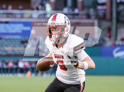 Thumbnail 2 in Rockwall-Heath vs. Cedar Hill (UIL 6A Division 2 Quarterfinals) photogallery.