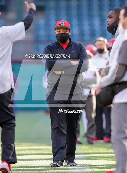 Thumbnail 2 in Rockwall-Heath vs. Cedar Hill (UIL 6A Division 2 Quarterfinals) photogallery.