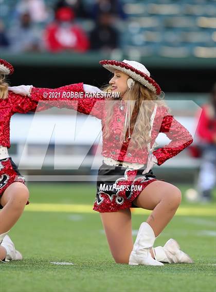 Thumbnail 1 in Rockwall-Heath vs. Cedar Hill (UIL 6A Division 2 Quarterfinals) photogallery.