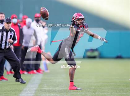 Thumbnail 3 in Rockwall-Heath vs. Cedar Hill (UIL 6A Division 2 Quarterfinals) photogallery.