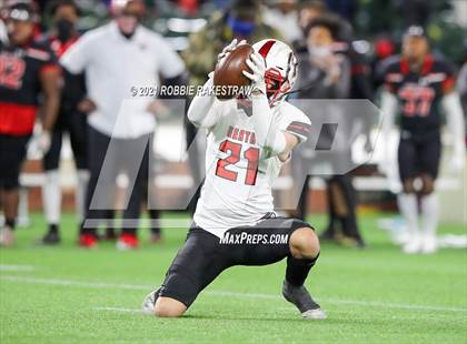 Thumbnail 3 in Rockwall-Heath vs. Cedar Hill (UIL 6A Division 2 Quarterfinals) photogallery.