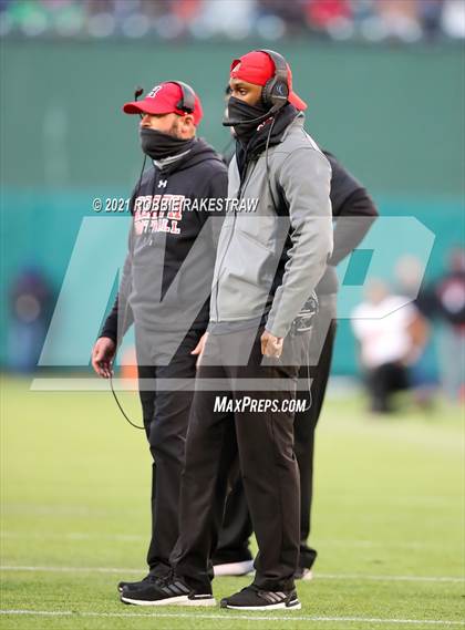 Thumbnail 2 in Rockwall-Heath vs. Cedar Hill (UIL 6A Division 2 Quarterfinals) photogallery.