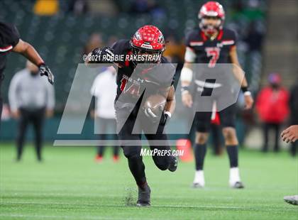 Thumbnail 1 in Rockwall-Heath vs. Cedar Hill (UIL 6A Division 2 Quarterfinals) photogallery.