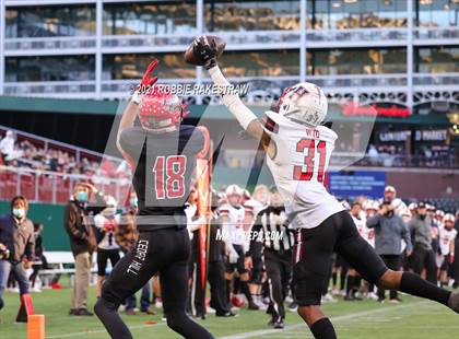 Thumbnail 2 in Rockwall-Heath vs. Cedar Hill (UIL 6A Division 2 Quarterfinals) photogallery.