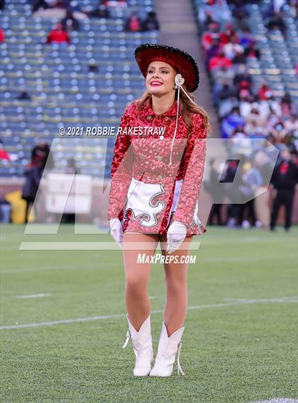 Thumbnail 3 in Rockwall-Heath vs. Cedar Hill (UIL 6A Division 2 Quarterfinals) photogallery.