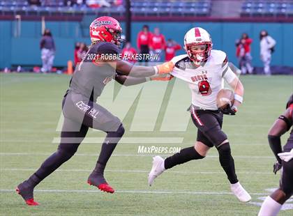 Thumbnail 1 in Rockwall-Heath vs. Cedar Hill (UIL 6A Division 2 Quarterfinals) photogallery.