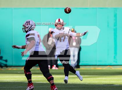 Thumbnail 1 in Rockwall-Heath vs. Cedar Hill (UIL 6A Division 2 Quarterfinals) photogallery.