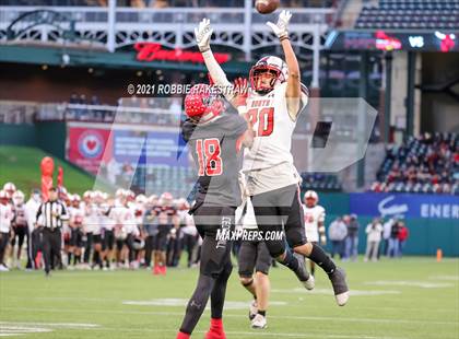 Thumbnail 3 in Rockwall-Heath vs. Cedar Hill (UIL 6A Division 2 Quarterfinals) photogallery.